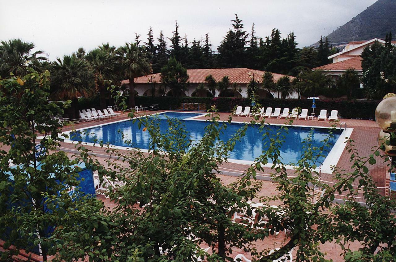 Villaggio Turistico La Mantinera - Appartamenti De Luxe 프라이아 아 마레 외부 사진
