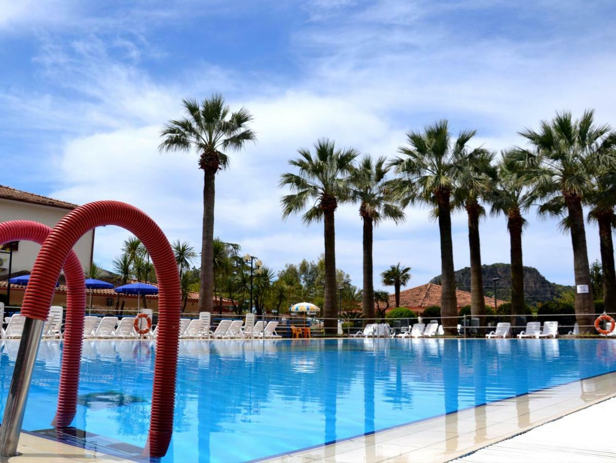 Villaggio Turistico La Mantinera - Appartamenti De Luxe 프라이아 아 마레 외부 사진