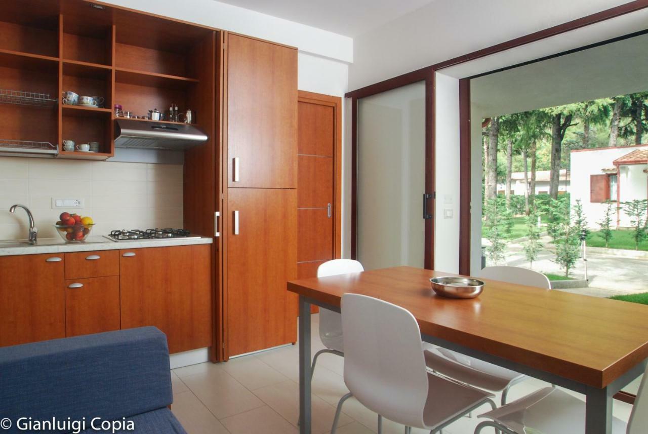 Villaggio Turistico La Mantinera - Appartamenti De Luxe 프라이아 아 마레 외부 사진